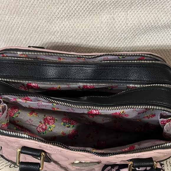 Large Betsey Johnson purse - Picture 2 of 2